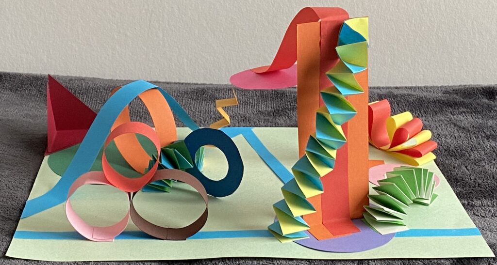Op grote schaal Almachtig Vouwen Bouwwerk van papier, spelen met kleur en vorm - Webkonijn